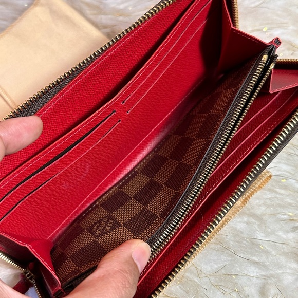 Louis Vuitton Authentic Zippy zip Clemence long DE wallet with duster only - Picture 10 of 16